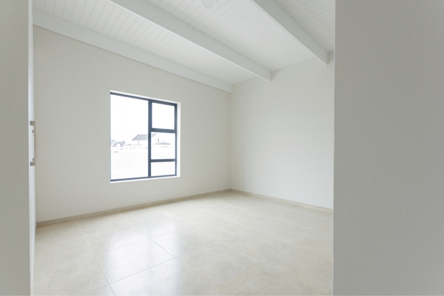 3 Bedroom Property for Sale in Brittania Beach Estate Western Cape